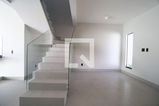 Sala de casa para alugar com 2 quartos, 85m² em Shopping Park, Uberlândia