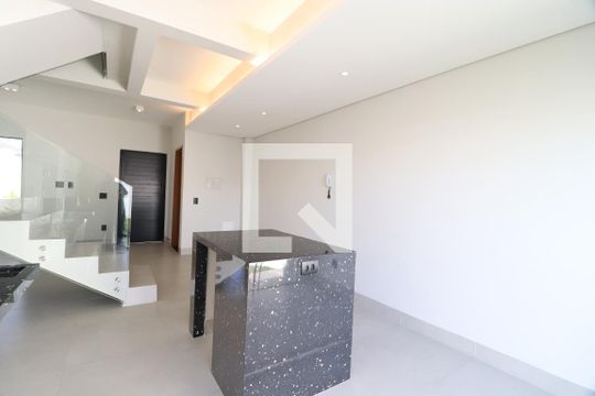 Cozinha de casa para alugar com 2 quartos, 85m² em Shopping Park, Uberlândia