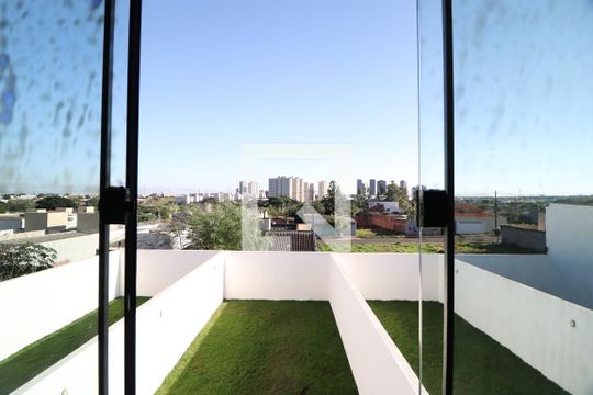 /Vista/ Suíte 2 de casa para alugar com 2 quartos, 85m² em Shopping Park, Uberlândia