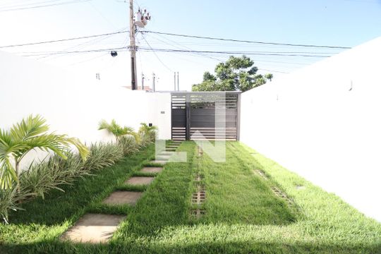Jardim de casa para alugar com 2 quartos, 85m² em Shopping Park, Uberlândia