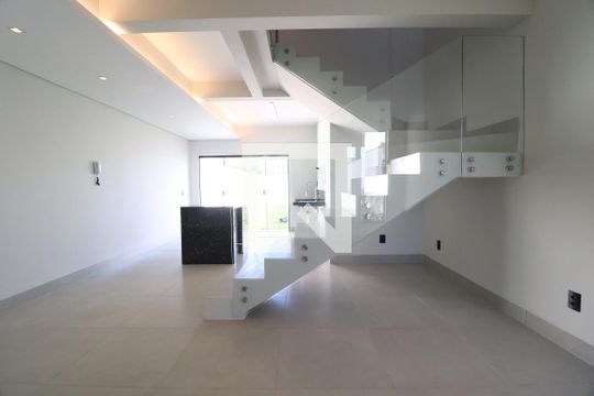 Casa para alugar com 2 quartos, 85m² em Shopping Park, Uberlândia