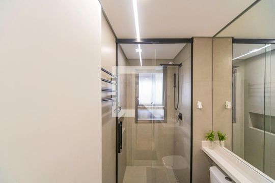 Banheiro do Quarto 1 de apartamento para alugar com 3 quartos, 112m² em Vila Gilda, Santo André