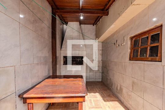 Churrasqueira de casa à venda com 2 quartos, 170m² em Menino Deus, Porto Alegre