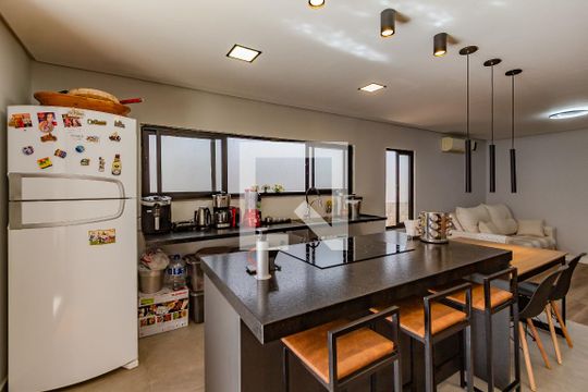 Sala/Cozinha de casa à venda com 2 quartos, 170m² em Menino Deus, Porto Alegre