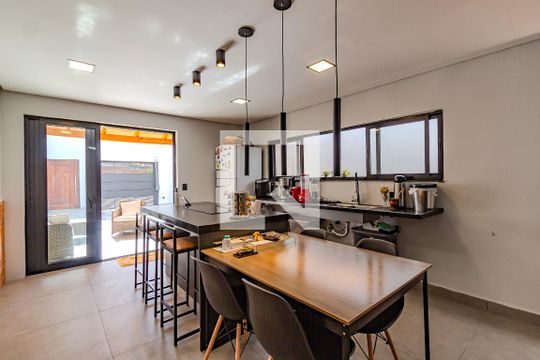 Sala/Cozinha de casa à venda com 2 quartos, 170m² em Menino Deus, Porto Alegre