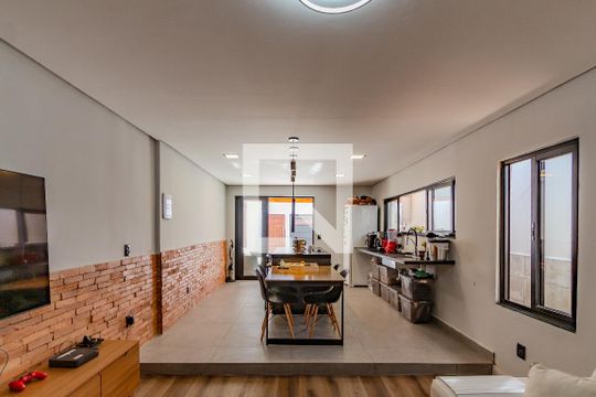 Sala/Cozinha de casa à venda com 2 quartos, 170m² em Menino Deus, Porto Alegre