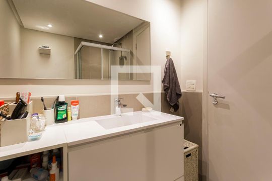 Banheiro da Suíte 1 de apartamento à venda com 3 quartos, 203m² em Indianópolis, São Paulo