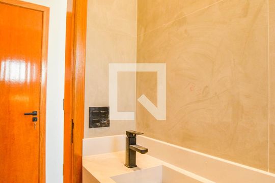 Banheiro da Suíte 2 de casa à venda com 3 quartos, 180m² em Vila Alto de Santo Andre, Santo André