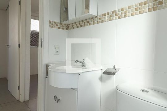 Banheiro de apartamento à venda com 2 quartos, 46m² em Sarandi, Porto Alegre