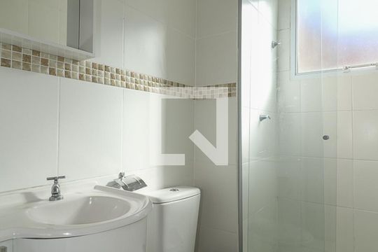Banheiro de apartamento à venda com 2 quartos, 46m² em Sarandi, Porto Alegre