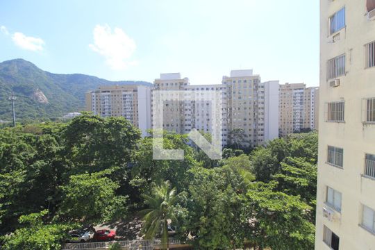 Quarto 1 - Vista de apartamento à venda com 2 quartos, 55m² em Camorim, Rio de Janeiro