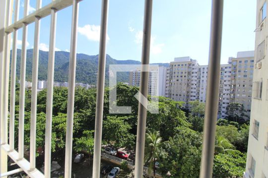 Sala - Vista de apartamento à venda com 2 quartos, 55m² em Camorim, Rio de Janeiro