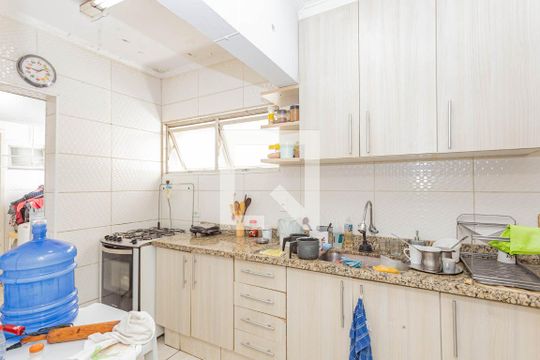 Cozinha de apartamento para alugar com 3 quartos, 90m² em Aclimação, São Paulo