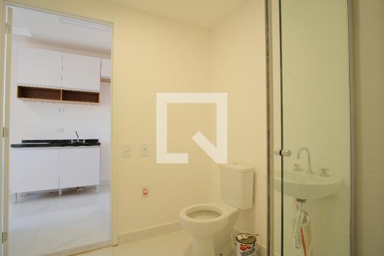 Banheiro Social de kitnet/studio para alugar com 1 quarto, 28m² em Vila Aricanduva, São Paulo