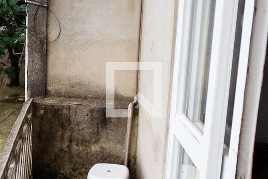 Sacada de casa para alugar com 1 quarto, 170m² em Veloso, Osasco