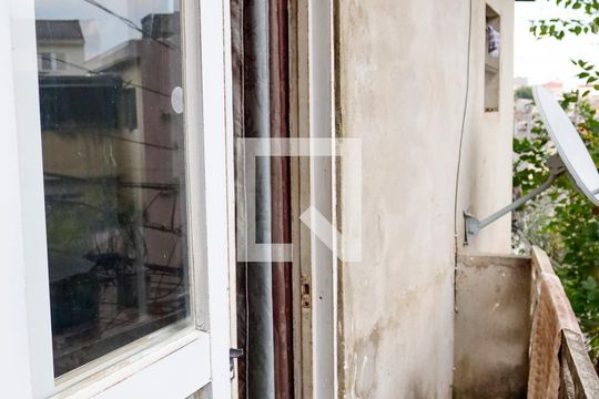 Sacada de casa para alugar com 1 quarto, 170m² em Veloso, Osasco