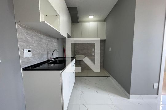 Cozinha de apartamento para alugar com 2 quartos, 37m² em Jaguaré, São Paulo