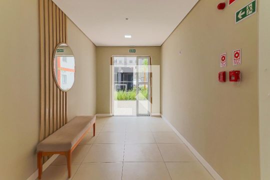 Hall de apartamento para alugar com 2 quartos, 37m² em Jaguaré, São Paulo