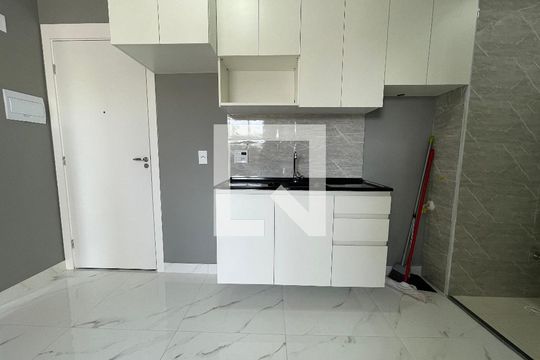 Cozinha de apartamento para alugar com 2 quartos, 37m² em Jaguaré, São Paulo