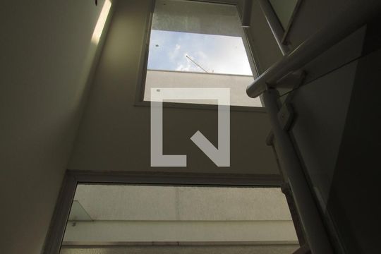 Hall da Escada de casa à venda com 3 quartos, 145m² em Bussocaba, Osasco