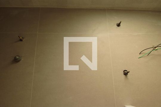 Banheiro de casa à venda com 3 quartos, 145m² em Bussocaba, Osasco