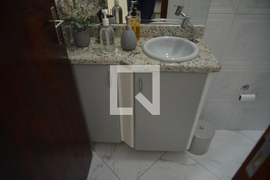 Lavabo de casa à venda com 4 quartos, 267m² em Parque Oratório, Santo André
