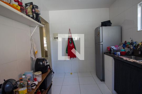 Cozinha de casa de condomínio para alugar com 3 quartos, 150m² em Vargem Grande, Rio de Janeiro