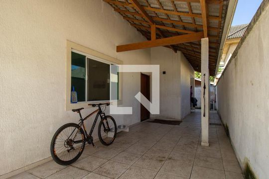Quintal de casa de condomínio para alugar com 3 quartos, 150m² em Vargem Grande, Rio de Janeiro