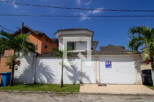 Fachada da Casa de casa de condomínio para alugar com 3 quartos, 150m² em Vargem Grande, Rio de Janeiro