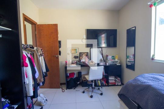Quarto 1 de casa de condomínio para alugar com 3 quartos, 150m² em Vargem Grande, Rio de Janeiro