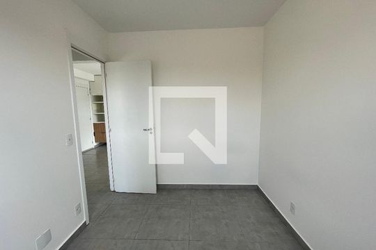 Quarto 1 de apartamento para alugar com 2 quartos, 48m² em Vila Butantã, São Paulo