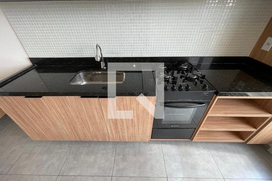 Cozinha de apartamento para alugar com 2 quartos, 48m² em Vila Butantã, São Paulo