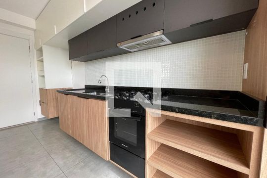 Cozinha de apartamento para alugar com 2 quartos, 48m² em Vila Butantã, São Paulo