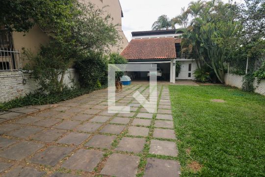 Quintal de casa à venda com 5 quartos, 500m² em Vila Conceição, Porto Alegre