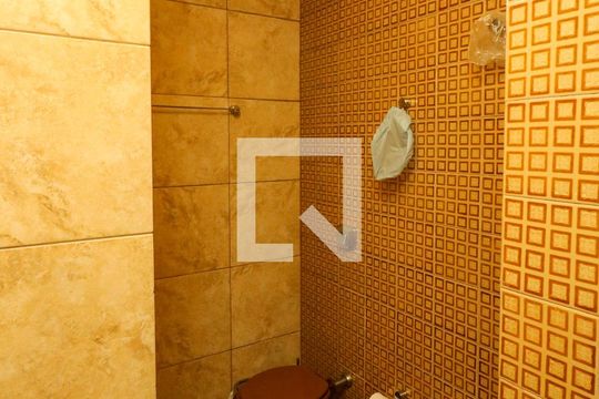 Banheiro 1 de casa à venda com 5 quartos, 500m² em Vila Conceição, Porto Alegre