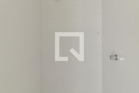 Banheiro de apartamento para alugar com 2 quartos, 32m² em Fazenda Aricanduva, São Paulo