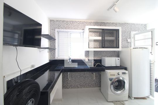 Cozinha e Área de Serviço de kitnet/studio para alugar com 1 quarto, 13m² em Jardim Taquaral, São Paulo
