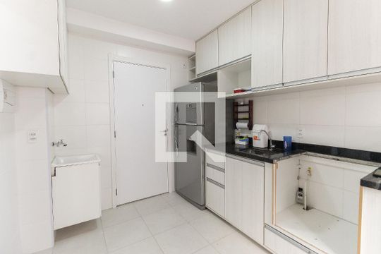 Cozinha de apartamento para alugar com 2 quartos, 32m² em Colônia (zona Leste), São Paulo