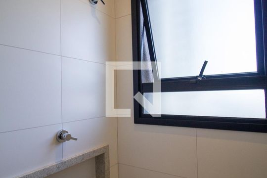 Banheiro da Suíte de apartamento para alugar com 1 quarto, 47m² em Parque Campolim, Sorocaba