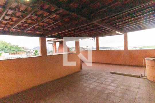 Terraço de casa à venda com 3 quartos, 230m² em Barreto, Niterói