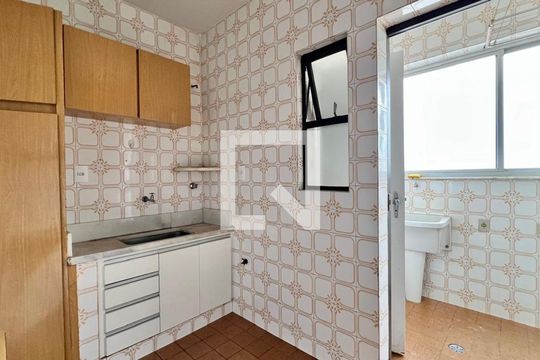 Cozinha de apartamento para alugar com 3 quartos, 90m² em Santa Efigênia, Belo Horizonte