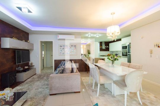 Sala de apartamento à venda com 3 quartos, 156m² em Centro, Canoas