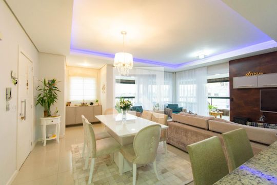 Apartamento à venda com 3 quartos, 156m² em Centro, Canoas