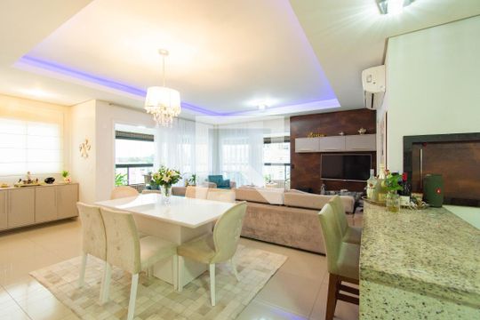 Sala de apartamento à venda com 3 quartos, 156m² em Centro, Canoas