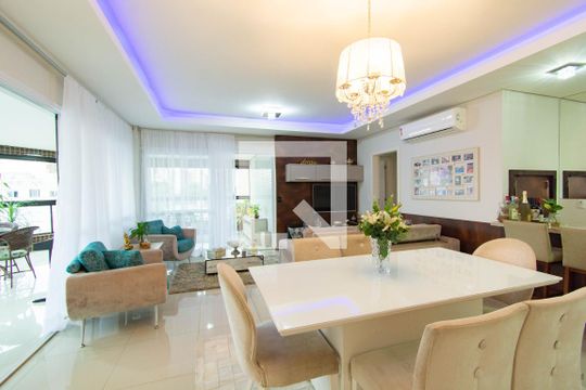 Sala de apartamento à venda com 3 quartos, 156m² em Centro, Canoas