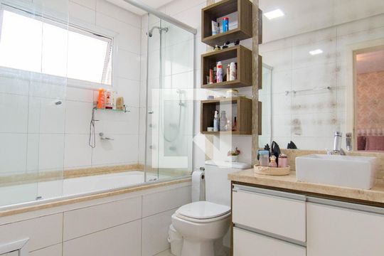 Banheiro Suíte de apartamento à venda com 3 quartos, 156m² em Centro, Canoas