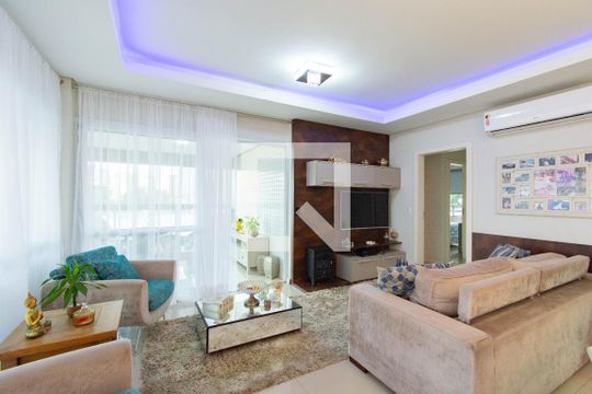 Sala de apartamento à venda com 3 quartos, 156m² em Centro, Canoas