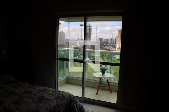 Vista da Suíte de apartamento à venda com 3 quartos, 200m² em Alphaville Empresarial, Barueri