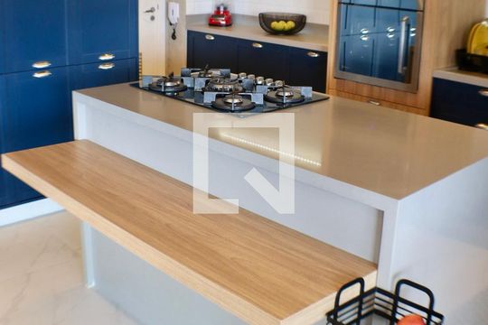 Cozinha de apartamento à venda com 3 quartos, 200m² em Alphaville Empresarial, Barueri