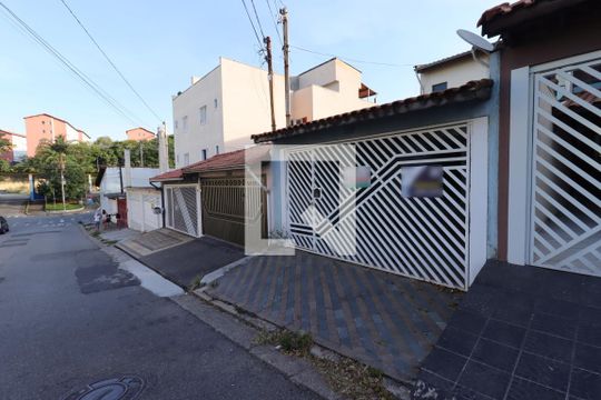 Fachada de casa à venda com 3 quartos, 200m² em Parque Oratório, Santo André